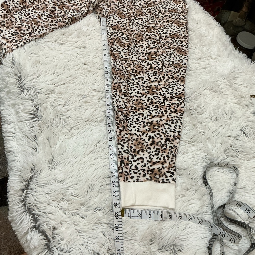 Cuddl Duds Leopard Print Pajama Set - Picture 8 of 11